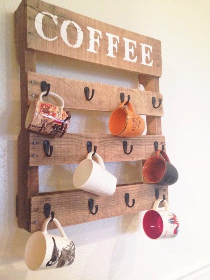 DIY Pallet Wood Coffee Mug Holder
