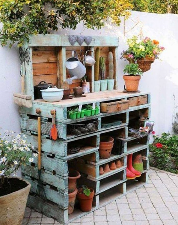 Pallet Garden Table....awesome DIY Pallet Ideas!