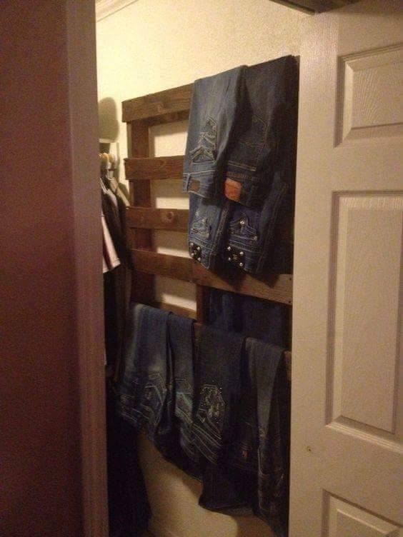 Hang Jeans in the Closet using a Pallet...such a great idea!