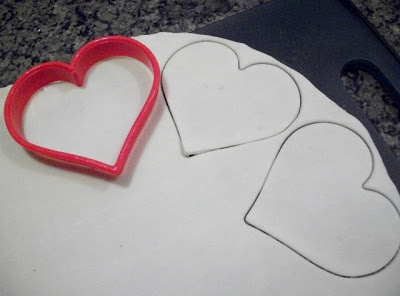 Valentine Conversation Heart Pie Pops!