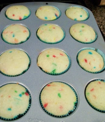 lucky rainbow cupcakes