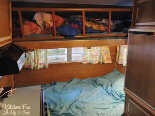 Here is the other bunk in use on the other side