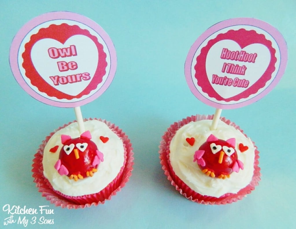 Easy Valentine Owl Cupcakes with FREE Printables!