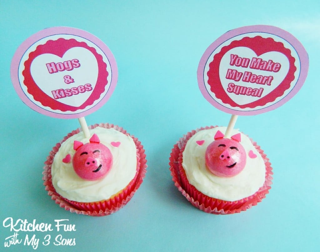 Easy Valentine Piggy Cupcakes with FREE Printables!