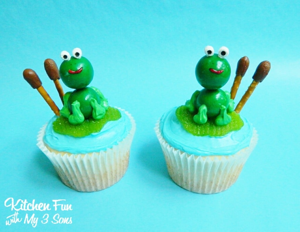 Easy Frog Lily Pad Cupcakes