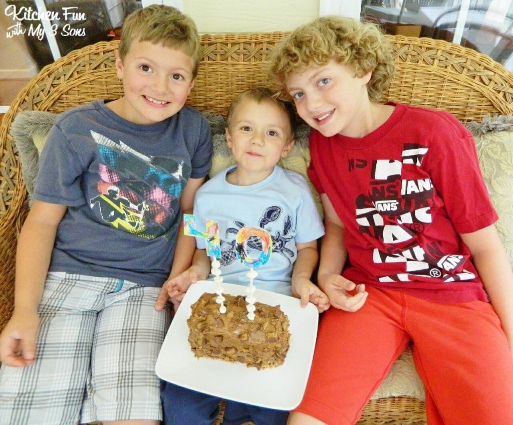 Here are my little chefs with the fun cake they created me