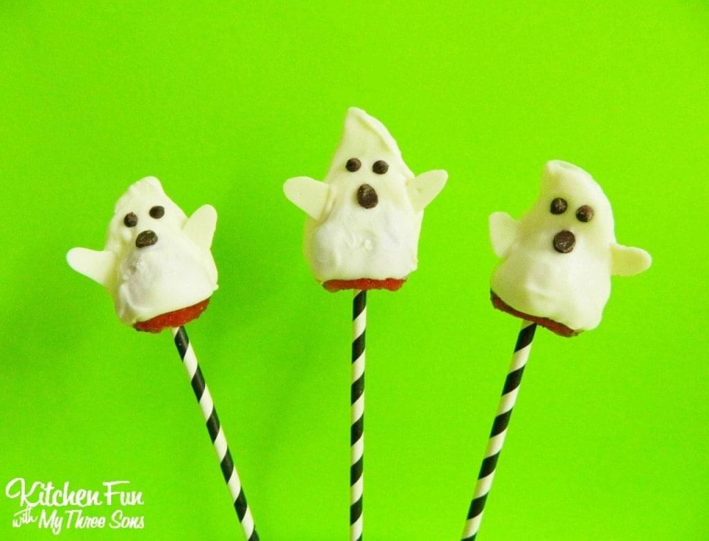 Halloween Strawberry Ghost Pops