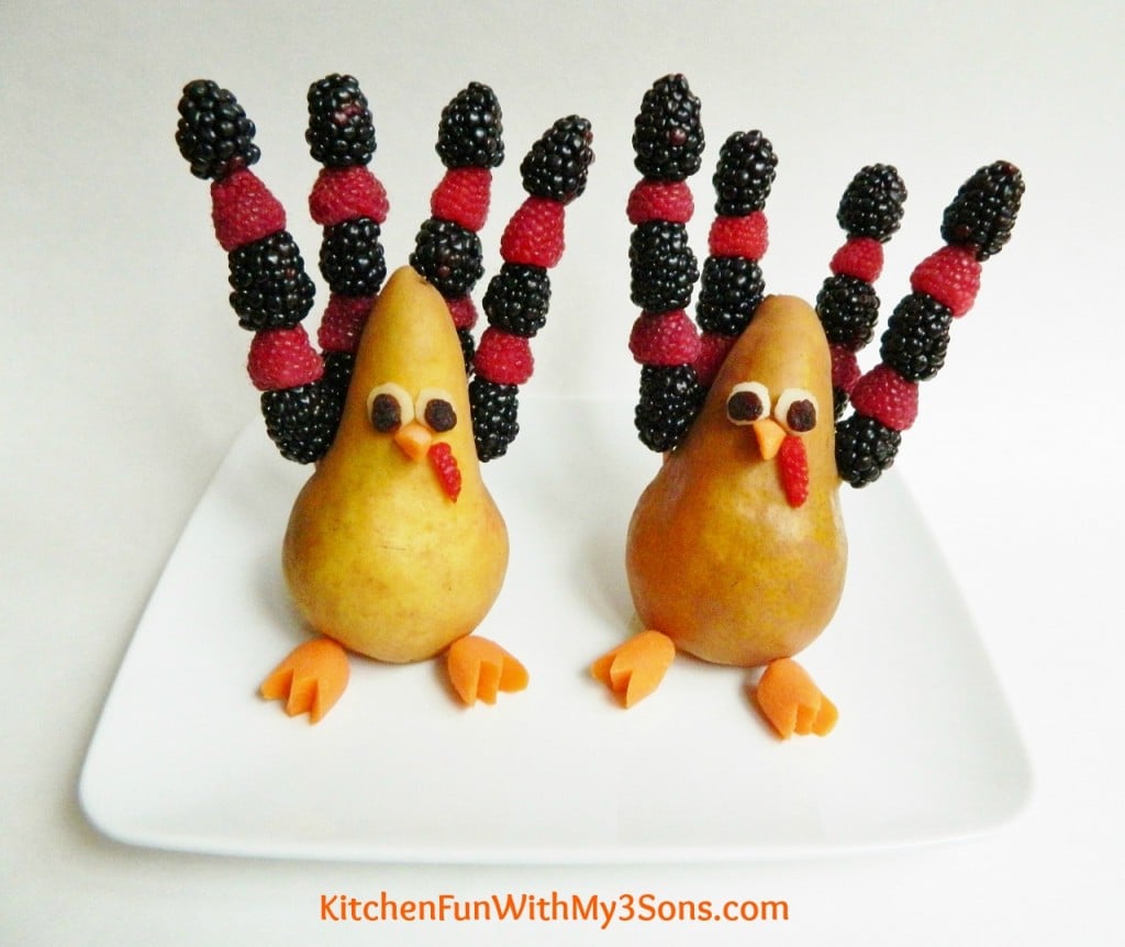 Thanksgiving Turkey Pear and Berry Fruit Snack