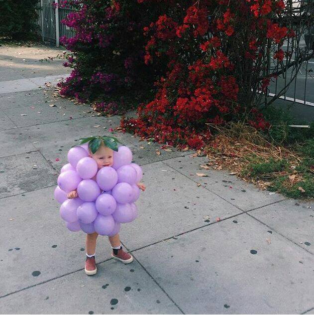 Homemade Balloon Grapes Costume....these are the BEST Halloween Costume Ideas for Kids!