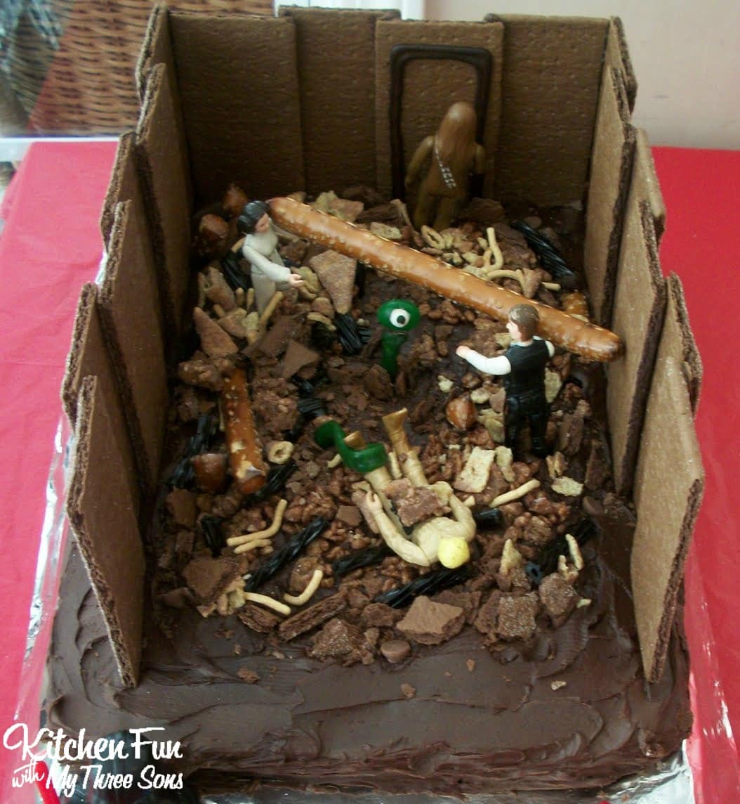 Star Wars Garbage Masher Cake
