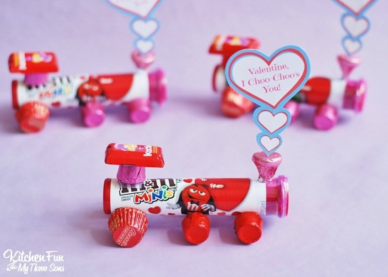 Valentine's Day Hershey Candy Train with a "I Choo-Choo's You" Free Printable