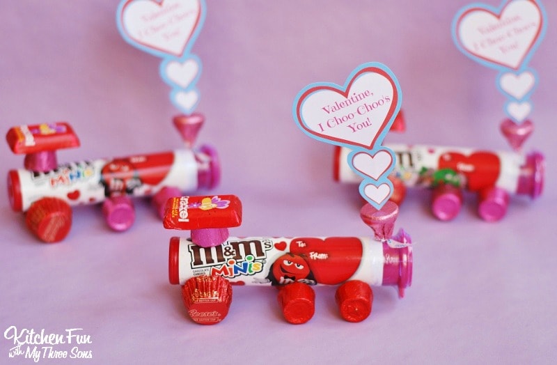 Valentine's Day Hershey Candy Train with a "I Choo-Choo's You" Free Printable 