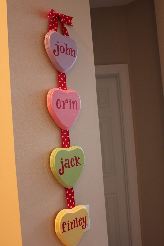 Conversation Hearts Wall Hanging...these are the BEST Valentine's Day Craft Ideas!