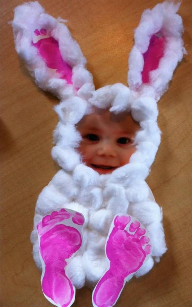 Footprint Easter Bunny Photo Craft...so cute!