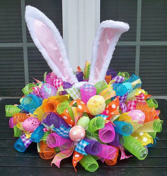 DIY Easter Bunny Mesh, Ribbon, & Egg Centerpiece