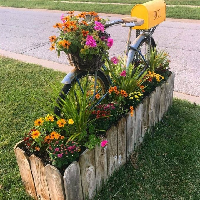 Bicycle Flower Bed Mailbox....Over 50 of the BEST DIY Yard and Garden ideas!