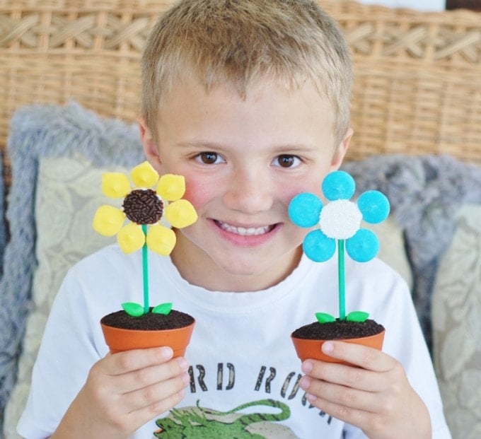 Flower Pot Cupcakes for Spring from KitchenFunWithMy3Sons.com