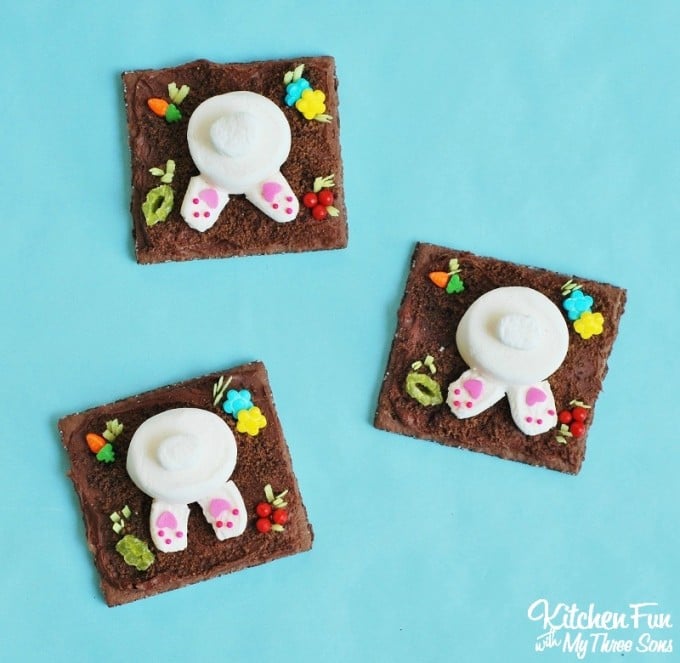 Easy Garden Bunny Butt Cookies made with Graham Crackers, Marshmallows, & Sprinkles...so cute for Easter! KitchenFunWithMy3Sons.com