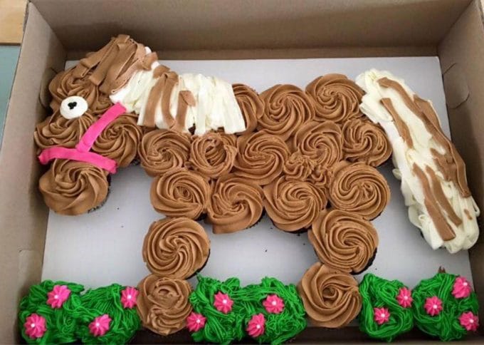 Pony Pull-Apart Cupcake Cake