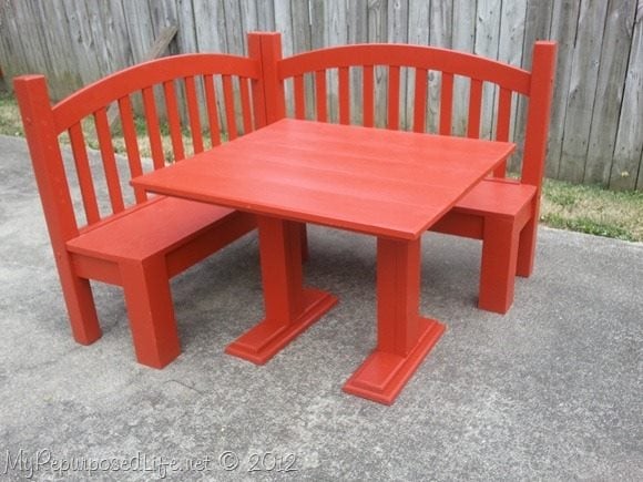 Turn a Crib into a Corner Bench...awesome Upcycled Ideas!