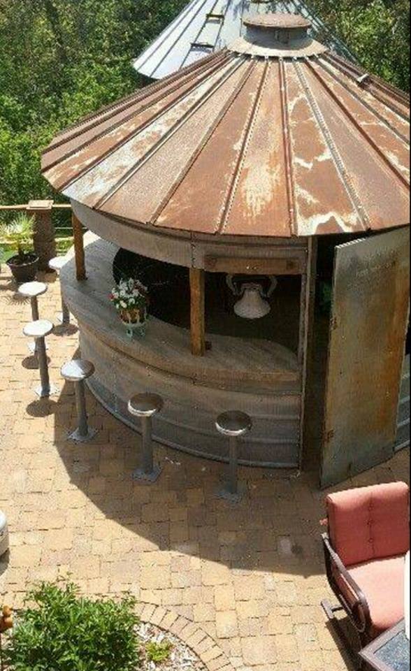 Turn a Corn Bin into a Outdoor Bar...these are the BEST Upcycled & Repurposed Ideas!