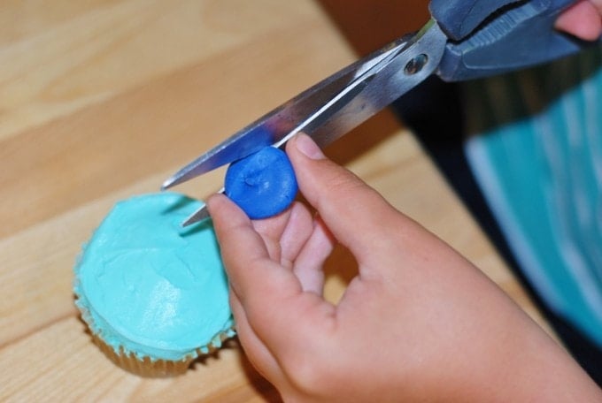 Easy Finding Dory Cupcakes