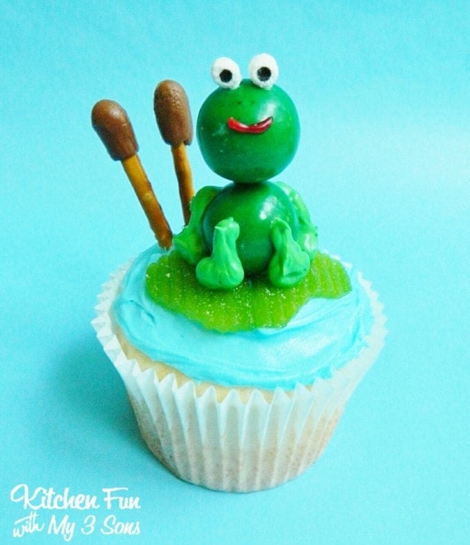 Frog Cupcakes...these are the BEST Cupcake Ideas!