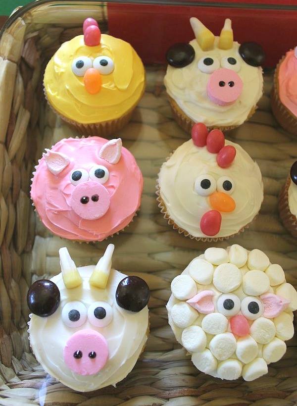 Easy Farm Animal Cupcakes...these are the BEST Cupcake Ideas!