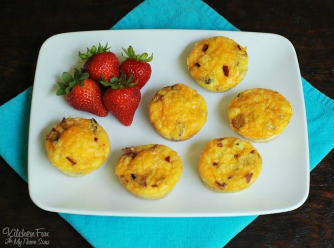 Easy Bacon, Toast, Egg and Cheese Muffins....the BEST Back to School Breakfast idea!