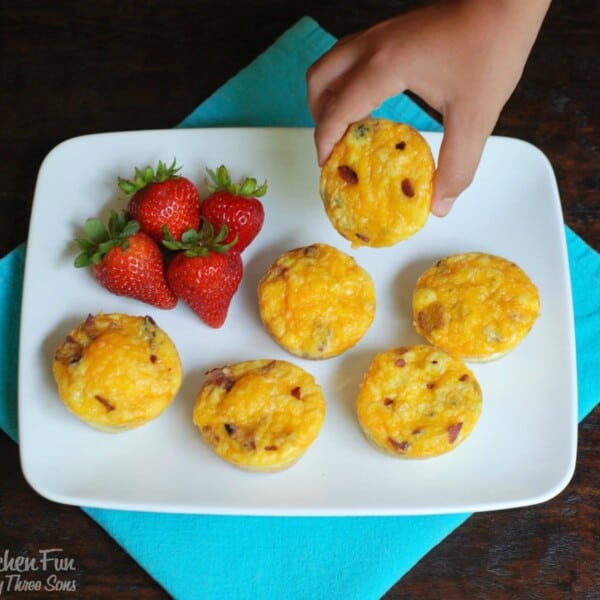 Easy Bacon, Toast, Egg & Cheese Muffins....the BEST Back to School Breakfast idea!