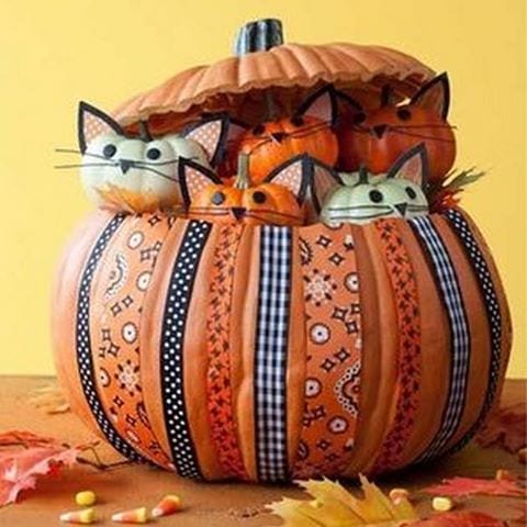 Kitty Cat Pumpkin Craft...these are the BEST Carved & Decorated Pumpkin Ideas for Halloween!
