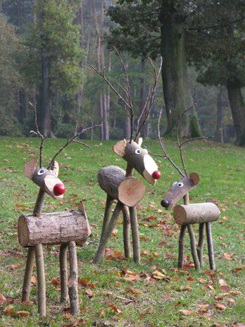 DIY Reindeer Logs...these are the BEST Homemade Christmas Decorations & Craft Ideas!