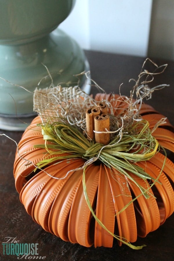Mason Jar Lid Pumpkin Craft...these are the BEST Fall Craft Ideas & DIY Home Decor Projects!