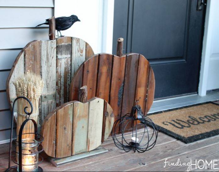 Pallet Wood Pumpkins...these are the BEST DIY Fall Craft Ideas & Home Decor Projects!