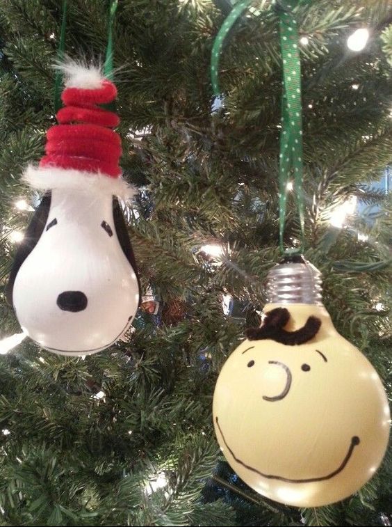 Charlie Brown & Snoopy Ornaments...these are the BEST Homemade Christmas Ornament Ideas!
