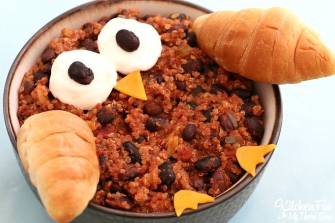 Owl Chili Recipe...your Kids will love this fun & easy vegetarian dinner!