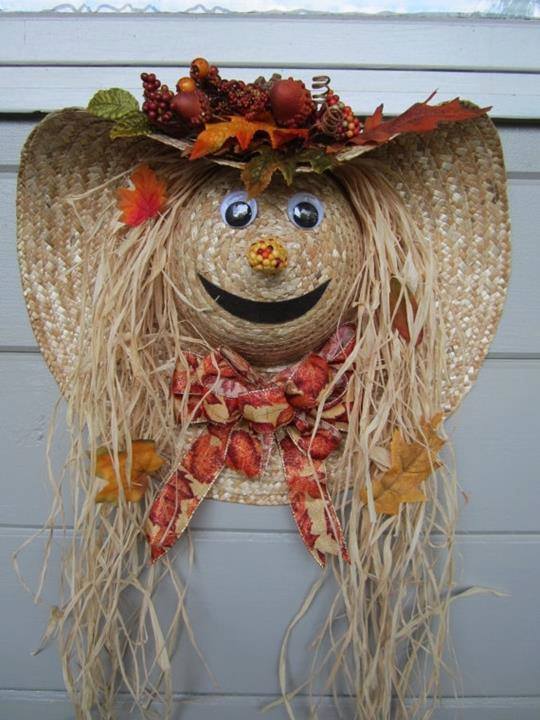 Straw Hat Scare Crow Fall Wreath...these are the BEST Homemade Halloween Decorations & Craft Ideas!