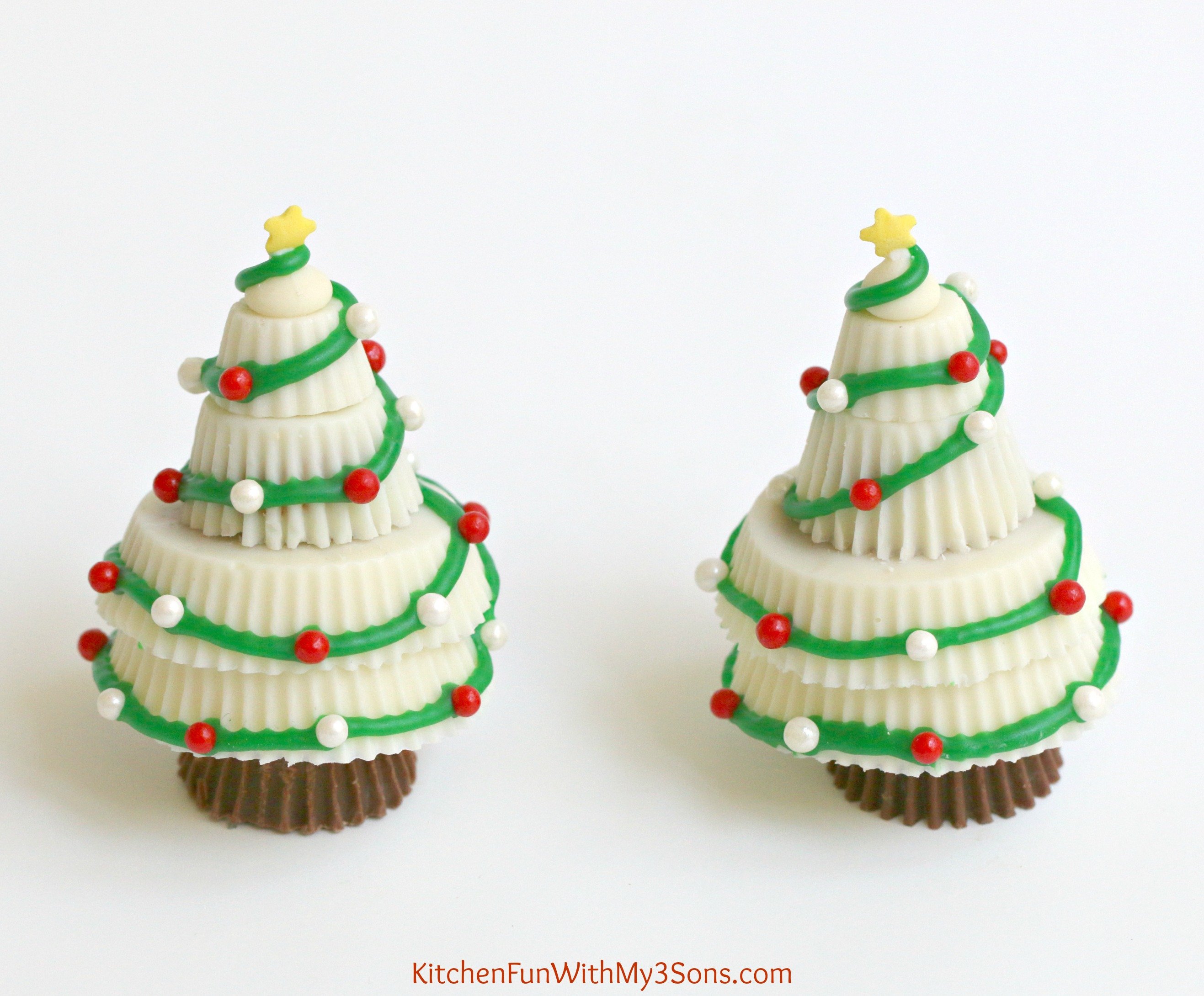 Reese's Peanut Butter Cup Christmas Trees....these are super easy & fun treats that the Kids will love for the Holidays!