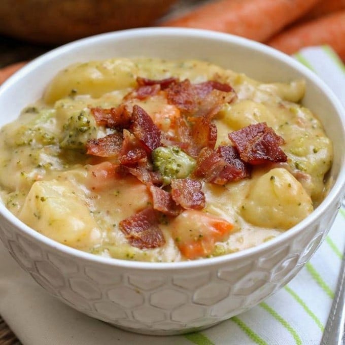 Loaded Baked Potato Broccoli Cheese Soup...these are the BEST Comfort Food Ideas!