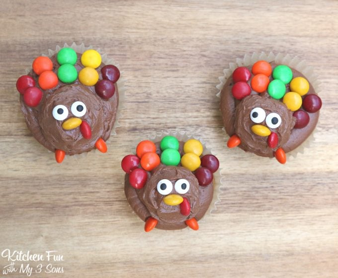 turkey cupcakes, 26 Fun Turkey Cupcakes To Bake For Thanksgiving