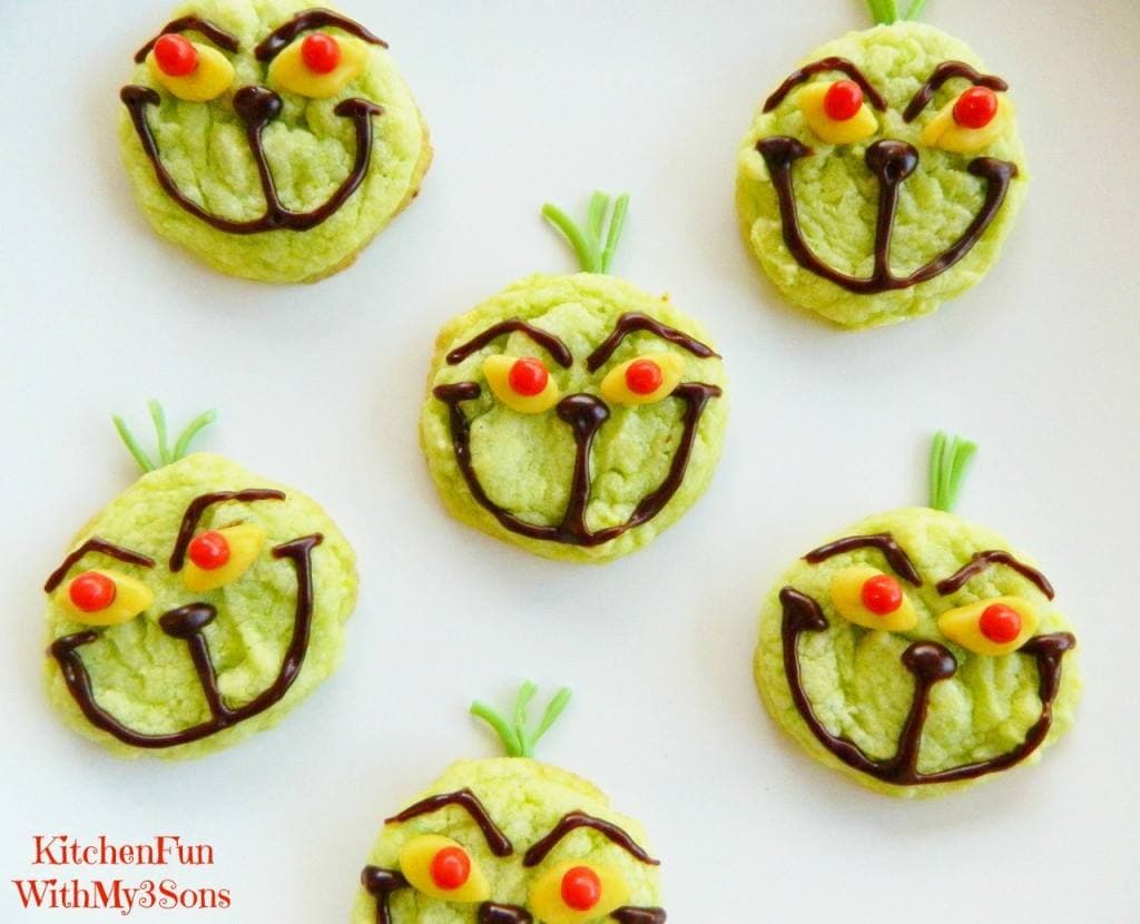 Easy Grinch Cookies...these are the BEST Christmas Cookie Recipes!