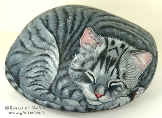 Sleeping Kitty Cat...these are the BEST Rock Painting Ideas!