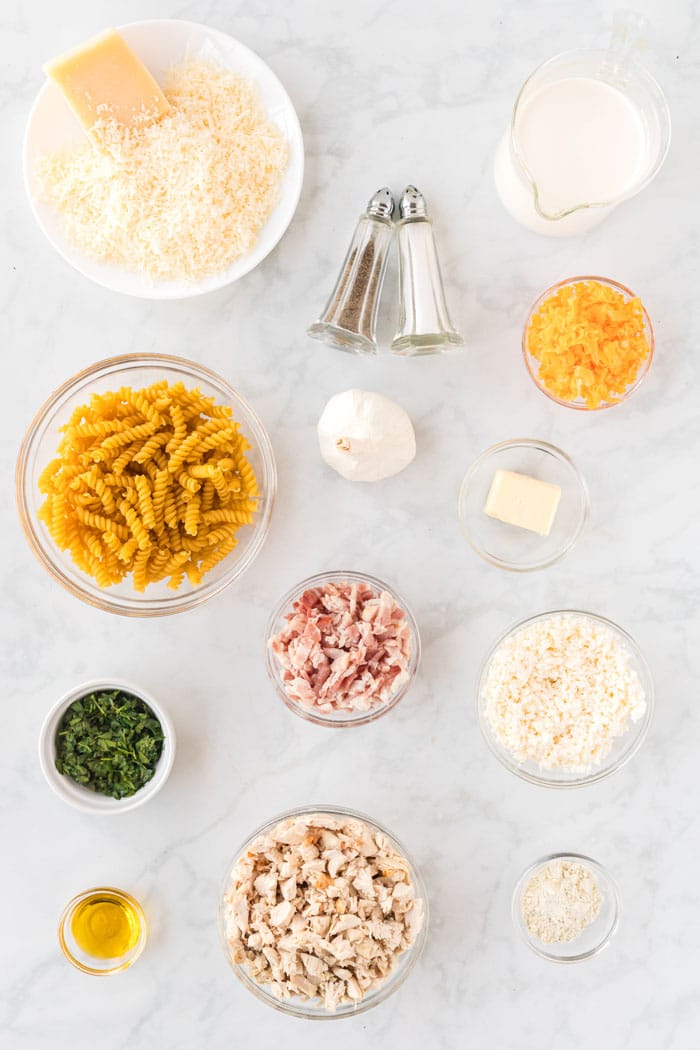 Ingredients needed to make chicken bacon ranch pasta