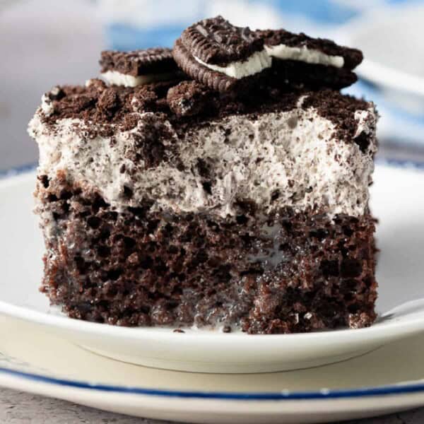 Oreo Poke Cake Feature