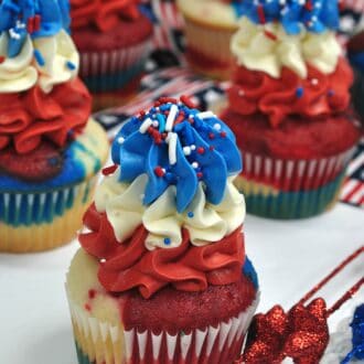 Overhead image of fireworks cupcakes.