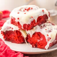 Red Velvet Cinnamon Rolls feature