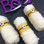 Minion Mummy Twinkies - BEST Halloween Treat ideas!
