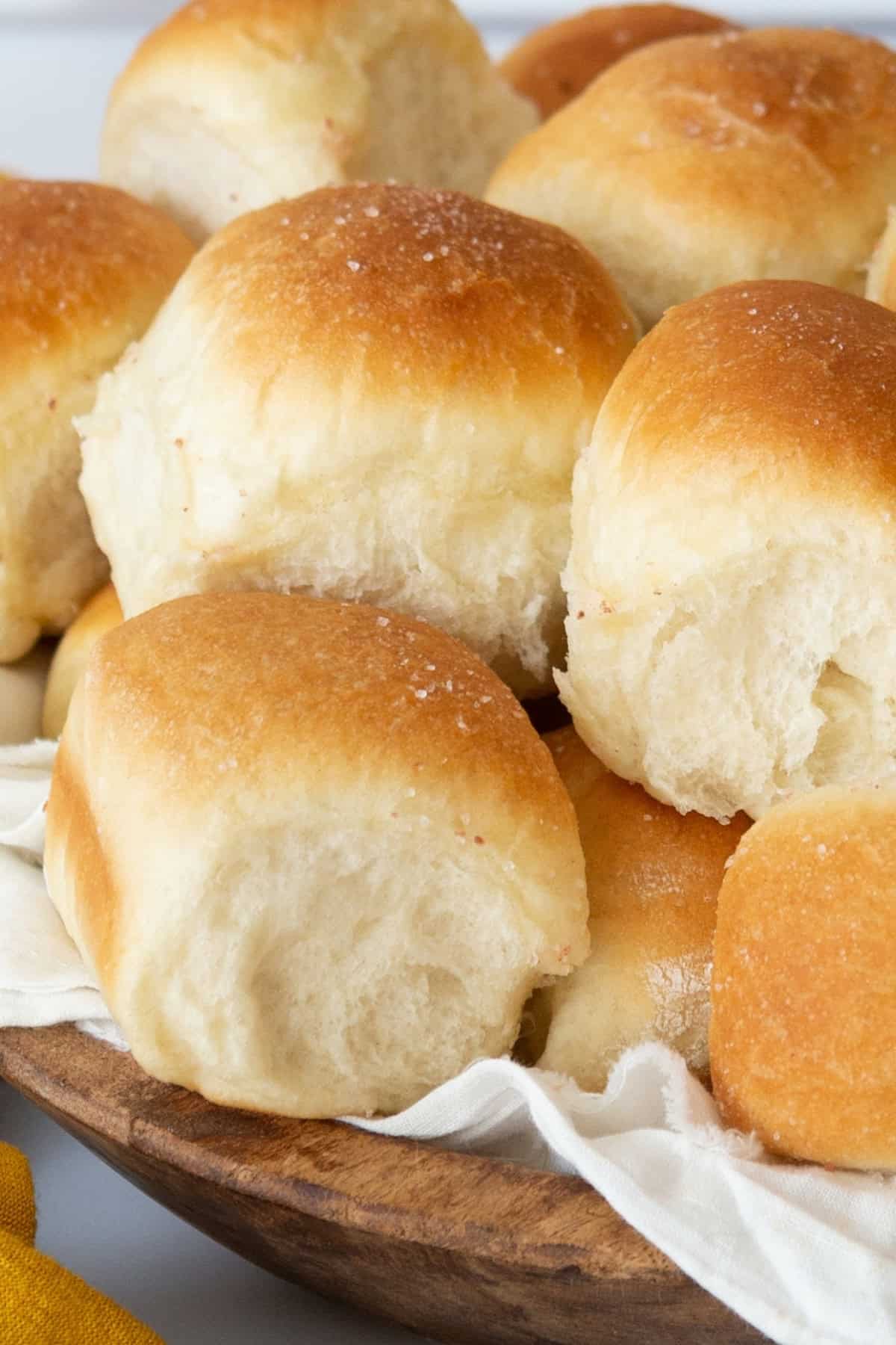 30 minute dinner rolls in a basket
