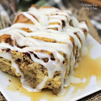 Cinnamon Roll French Toast Casserole | A yummy Christmas breakfast to make if you love french toast and cinnamon rolls!