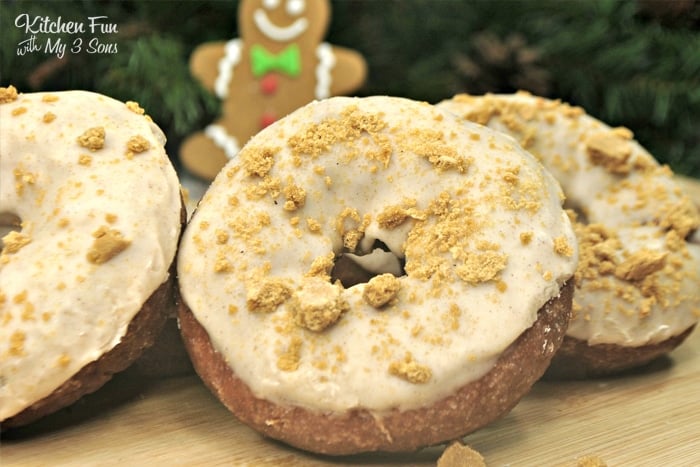 Gingerbread Donuts | A delicious Christmas breakfast recipe, homemade donuts made with gingerbread!